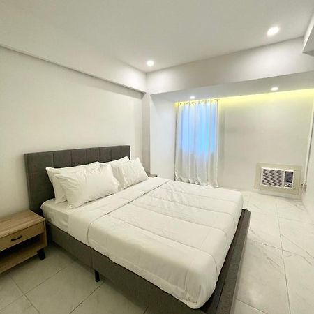 Burgundy Guest Suite Manila Exterior foto